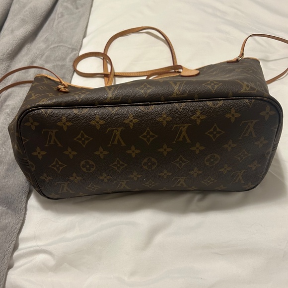 LV Neverfull MM - Picture 6 of 11